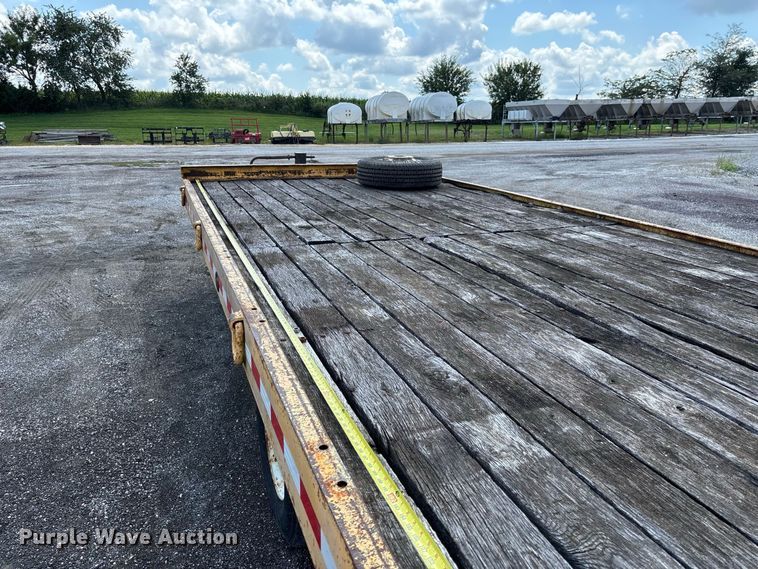 image for item DZ4656 1997 Towmaster 0C-20 equipment trailer