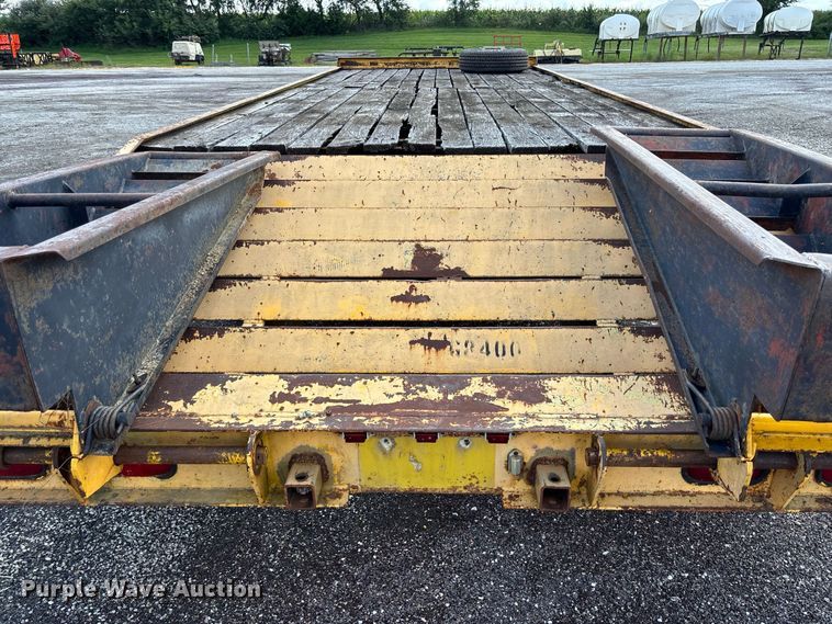 image for item DZ4656 1997 Towmaster 0C-20 equipment trailer