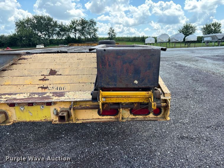 image for item DZ4656 1997 Towmaster 0C-20 equipment trailer