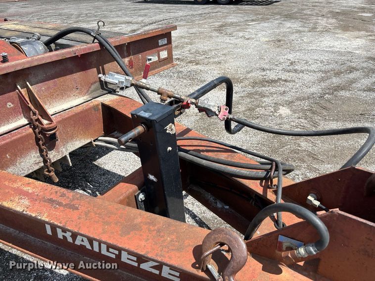 image for item DZ4657 1997 Dakota Mfg. PDLX20TC31 tilt deck equipment trailer