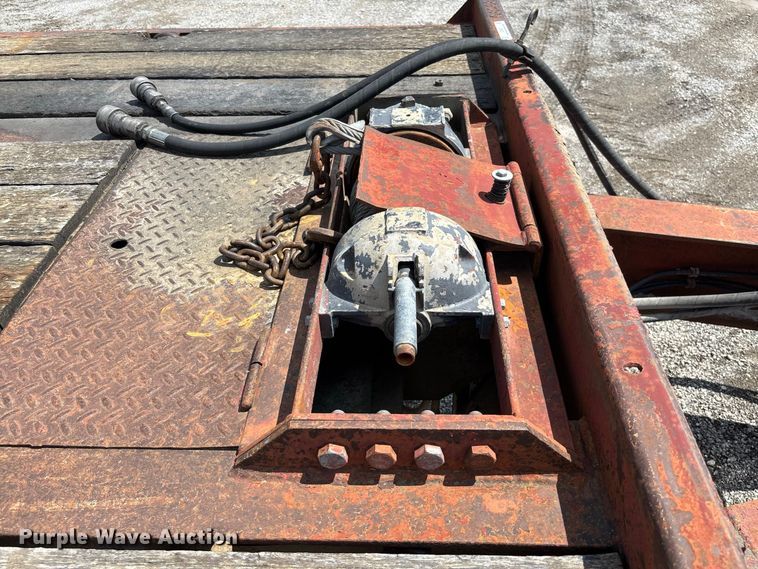 image for item DZ4657 1997 Dakota Mfg. PDLX20TC31 tilt deck equipment trailer