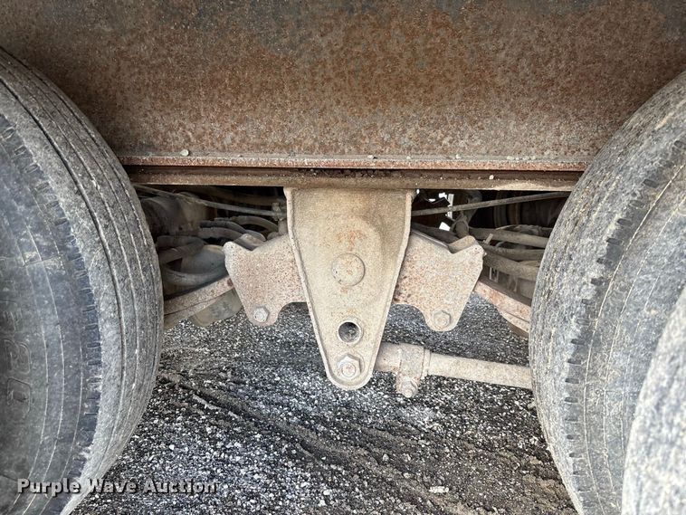 image for item DZ4657 1997 Dakota Mfg. PDLX20TC31 tilt deck equipment trailer
