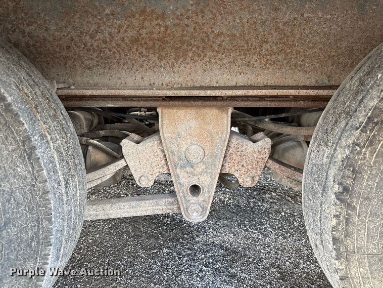 image for item DZ4657 1997 Dakota Mfg. PDLX20TC31 tilt deck equipment trailer