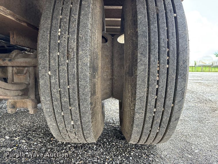 image for item DZ4657 1997 Dakota Mfg. PDLX20TC31 tilt deck equipment trailer