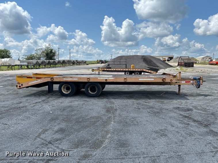 image for item DZ4658 1997 Towmaster 0C-20 equipment trailer