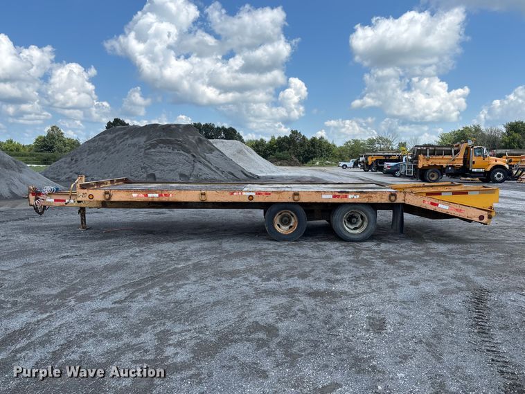 image for item DZ4658 1997 Towmaster 0C-20 equipment trailer