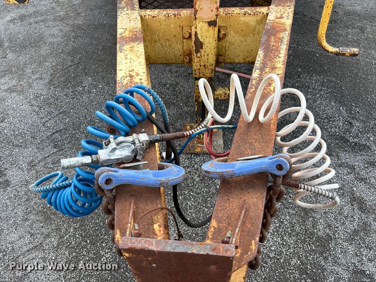 image for item DZ4658 1997 Towmaster 0C-20 equipment trailer