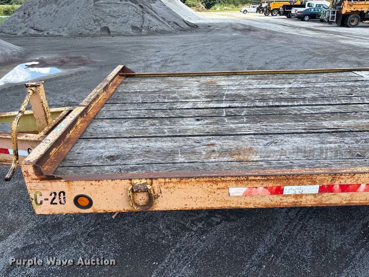 image for item DZ4658 1997 Towmaster 0C-20 equipment trailer