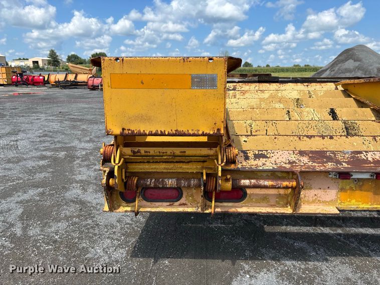 image for item DZ4658 1997 Towmaster 0C-20 equipment trailer