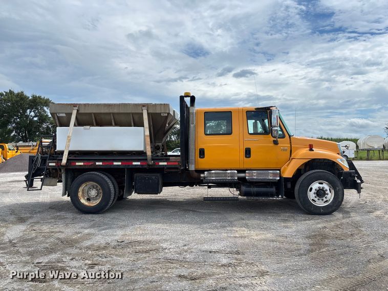 image for item DZ4660 2006 International 7400 Crew Cab dump flatbed truck