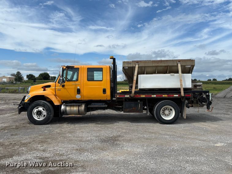 image for item DZ4660 2006 International 7400 Crew Cab dump flatbed truck