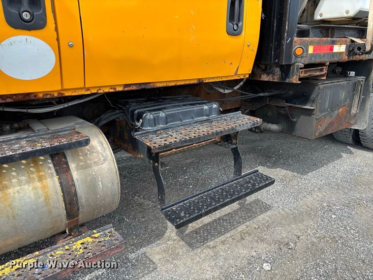 image for item DZ4660 2006 International 7400 Crew Cab dump flatbed truck