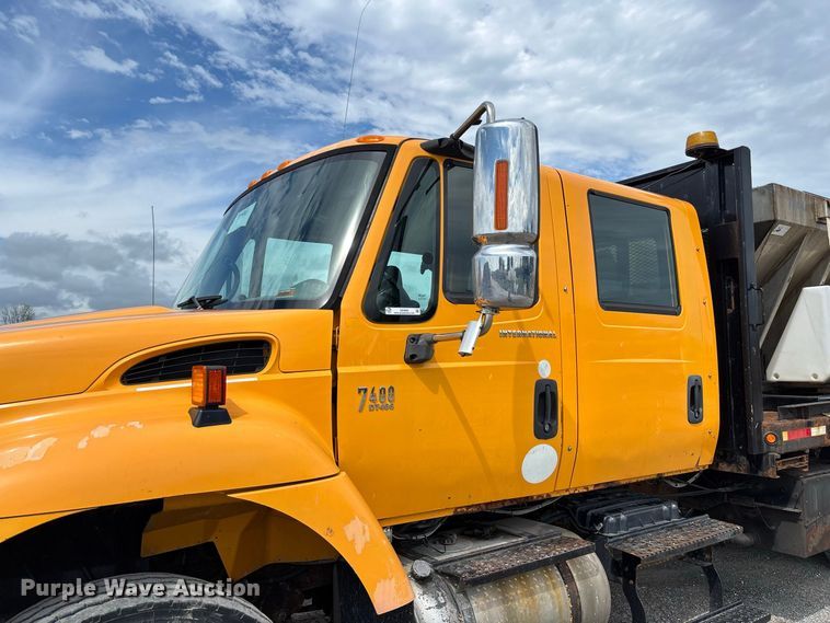 image for item DZ4660 2006 International 7400 Crew Cab dump flatbed truck