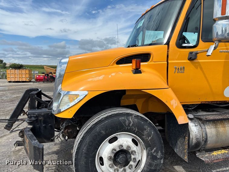 image for item DZ4660 2006 International 7400 Crew Cab dump flatbed truck