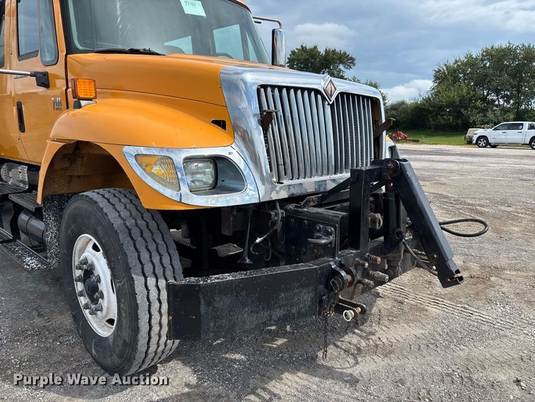 image for item DZ4660 2006 International 7400 Crew Cab dump flatbed truck