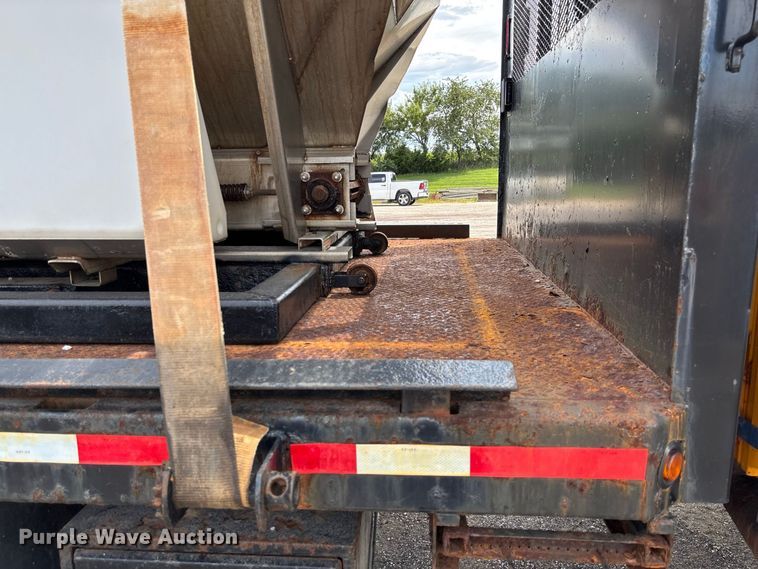 image for item DZ4660 2006 International 7400 Crew Cab dump flatbed truck