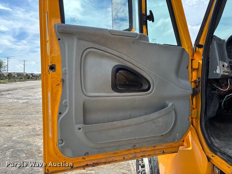 image for item DZ4660 2006 International 7400 Crew Cab dump flatbed truck