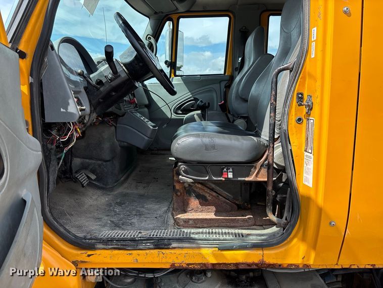 image for item DZ4660 2006 International 7400 Crew Cab dump flatbed truck
