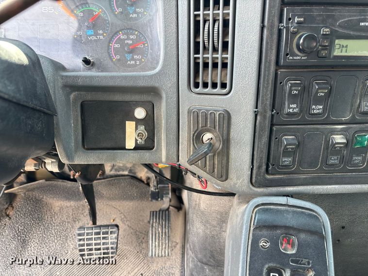 image for item DZ4660 2006 International 7400 Crew Cab dump flatbed truck