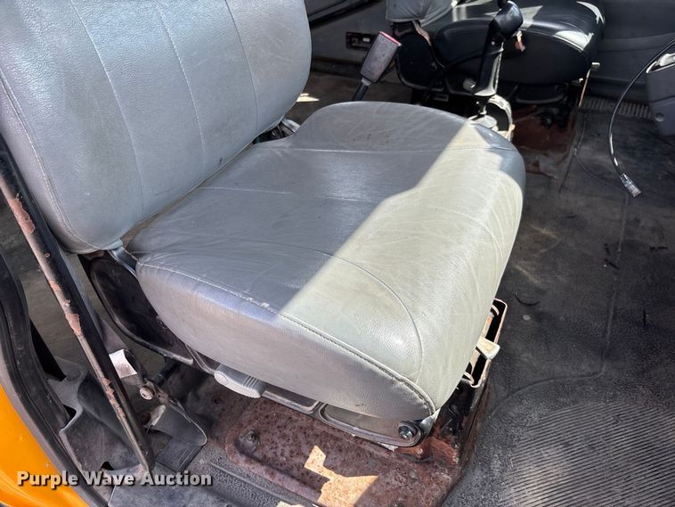 image for item DZ4660 2006 International 7400 Crew Cab dump flatbed truck