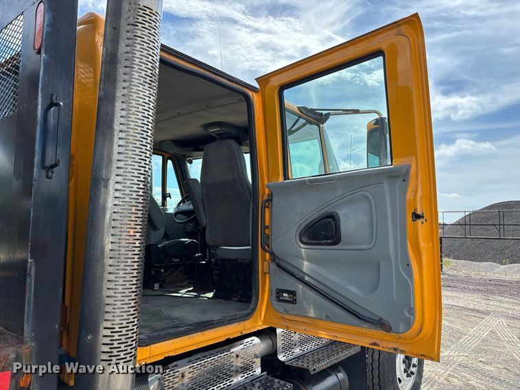 image for item DZ4660 2006 International 7400 Crew Cab dump flatbed truck