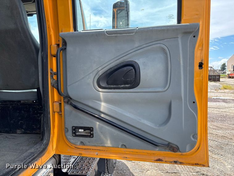 image for item DZ4660 2006 International 7400 Crew Cab dump flatbed truck