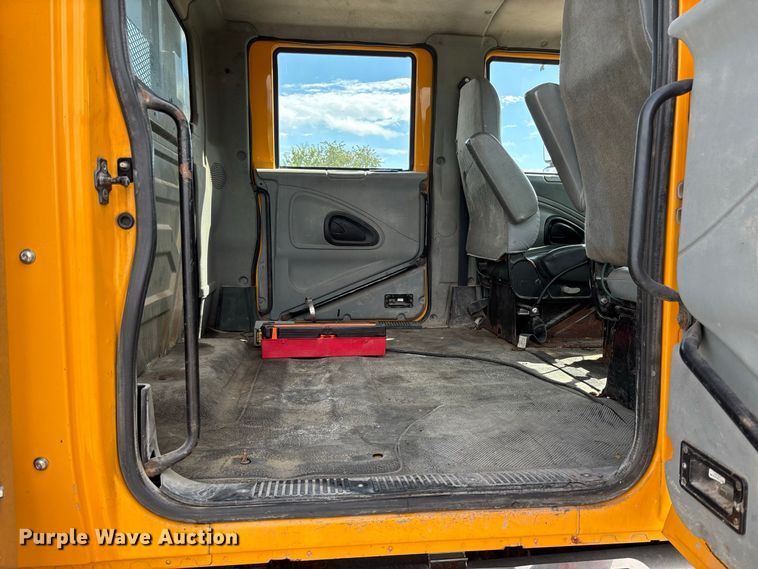 image for item DZ4660 2006 International 7400 Crew Cab dump flatbed truck