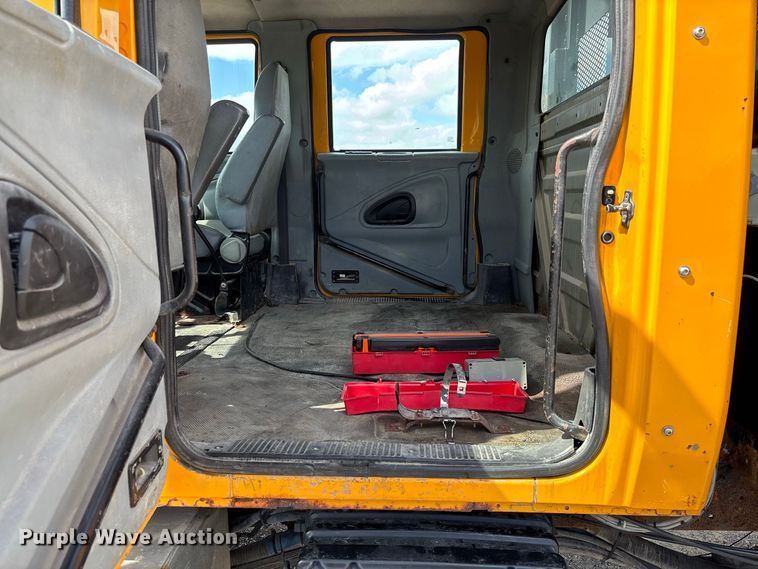 image for item DZ4660 2006 International 7400 Crew Cab dump flatbed truck