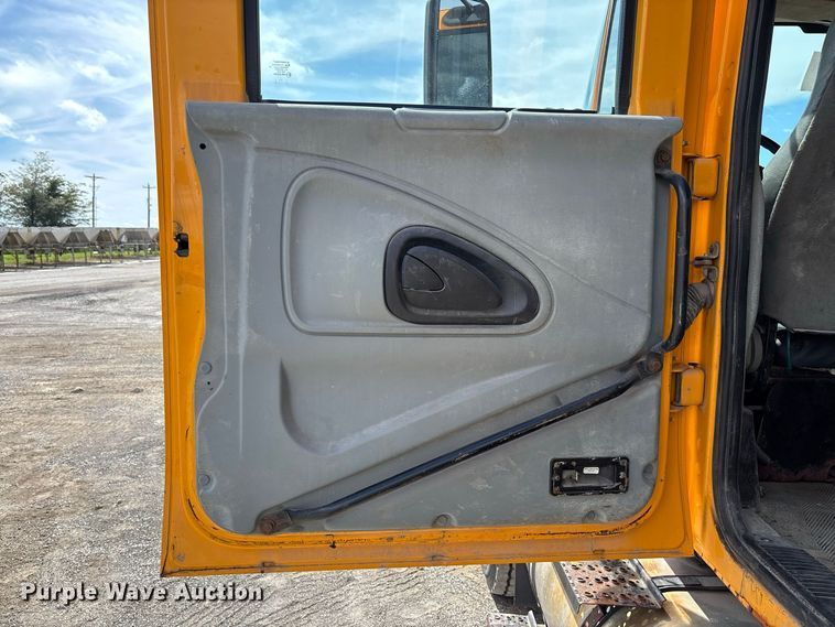 image for item DZ4660 2006 International 7400 Crew Cab dump flatbed truck