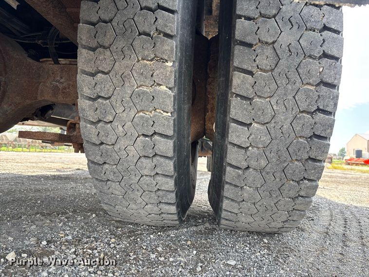 image for item DZ4660 2006 International 7400 Crew Cab dump flatbed truck