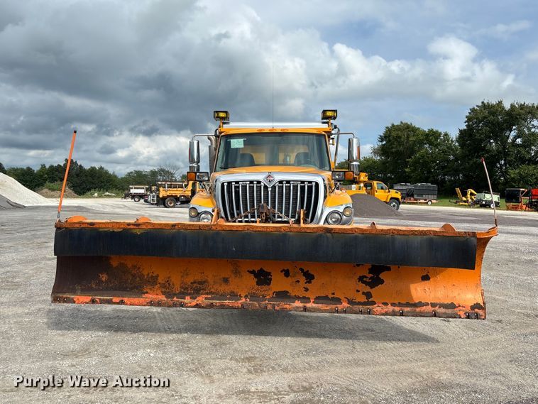 image for item DZ4661 2010 International WorkStar 7500 dump truck