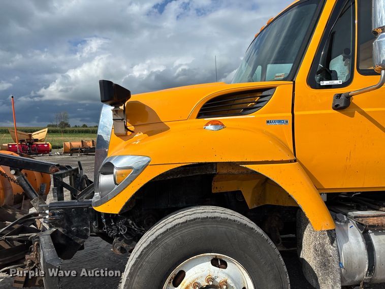 image for item DZ4661 2010 International WorkStar 7500 dump truck