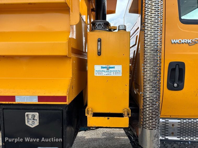 image for item DZ4661 2010 International WorkStar 7500 dump truck