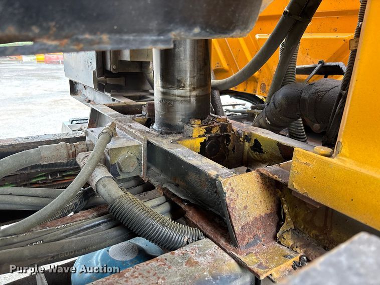 image for item DZ4661 2010 International WorkStar 7500 dump truck