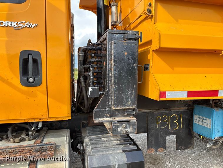 image for item DZ4661 2010 International WorkStar 7500 dump truck