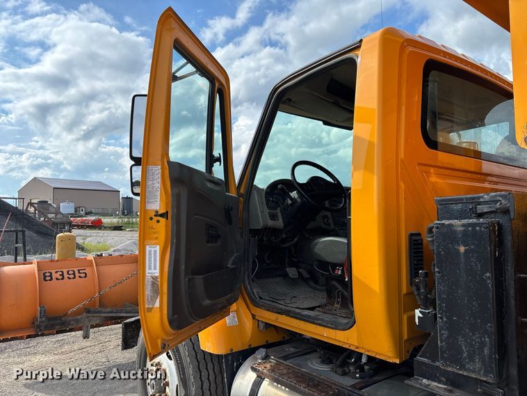 image for item DZ4661 2010 International WorkStar 7500 dump truck