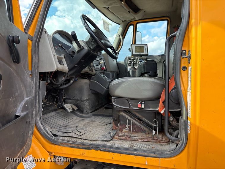 image for item DZ4661 2010 International WorkStar 7500 dump truck