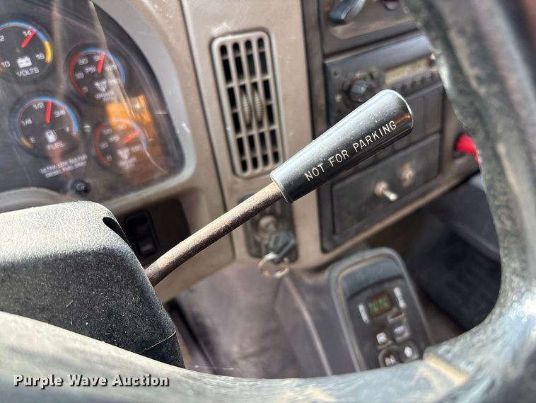 image for item DZ4661 2010 International WorkStar 7500 dump truck