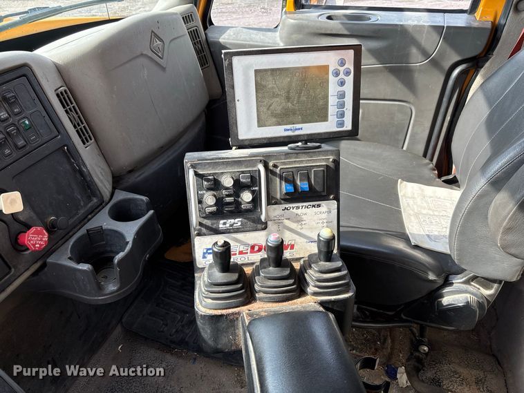 image for item DZ4661 2010 International WorkStar 7500 dump truck