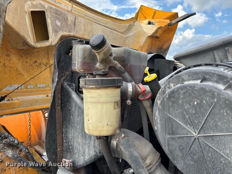 image for item DZ4661 2010 International WorkStar 7500 dump truck