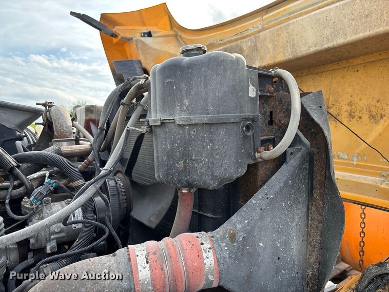 image for item DZ4661 2010 International WorkStar 7500 dump truck