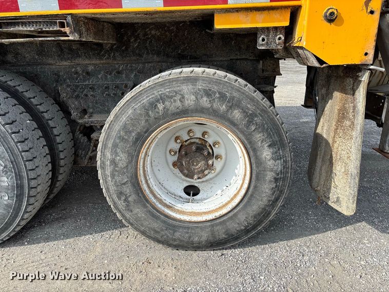 image for item DZ4661 2010 International WorkStar 7500 dump truck