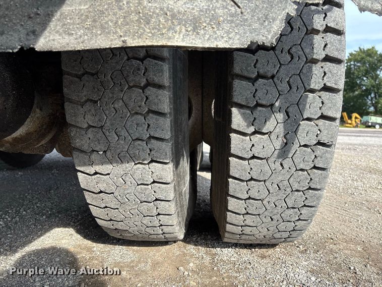 image for item DZ4661 2010 International WorkStar 7500 dump truck