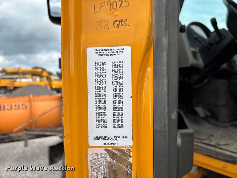 image for item DZ4661 2010 International WorkStar 7500 dump truck