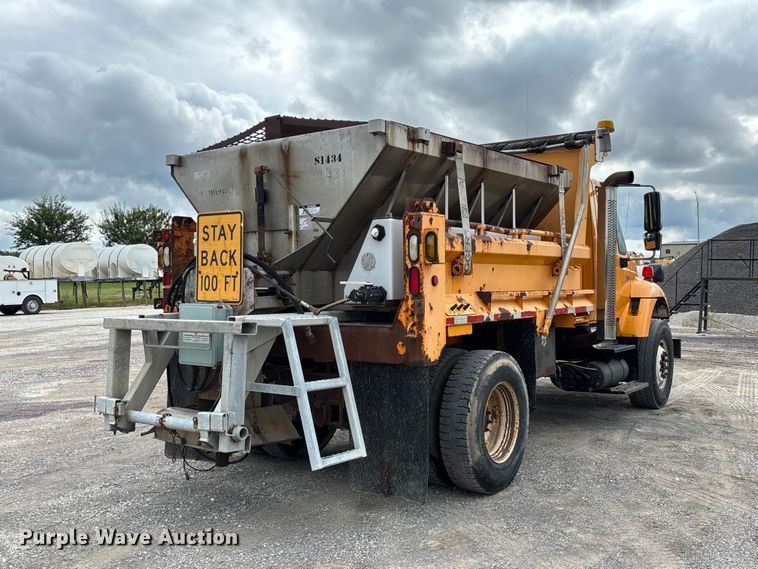 image for item DZ4662 2006 International 7400 dump truck
