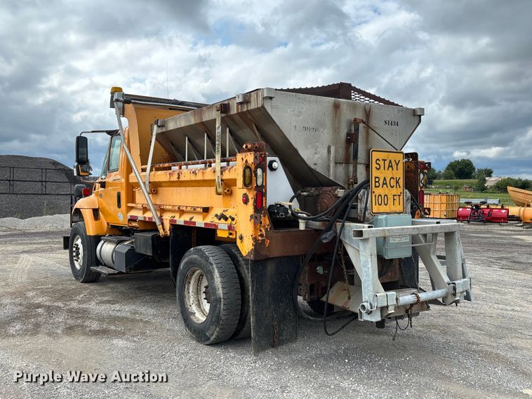image for item DZ4662 2006 International 7400 dump truck
