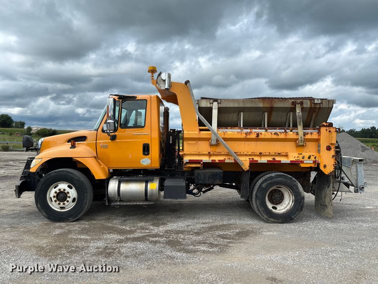 image for item DZ4662 2006 International 7400 dump truck