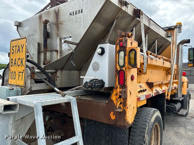 image for item DZ4662 2006 International 7400 dump truck