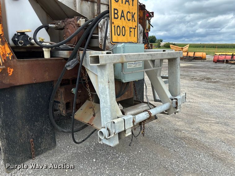 image for item DZ4662 2006 International 7400 dump truck