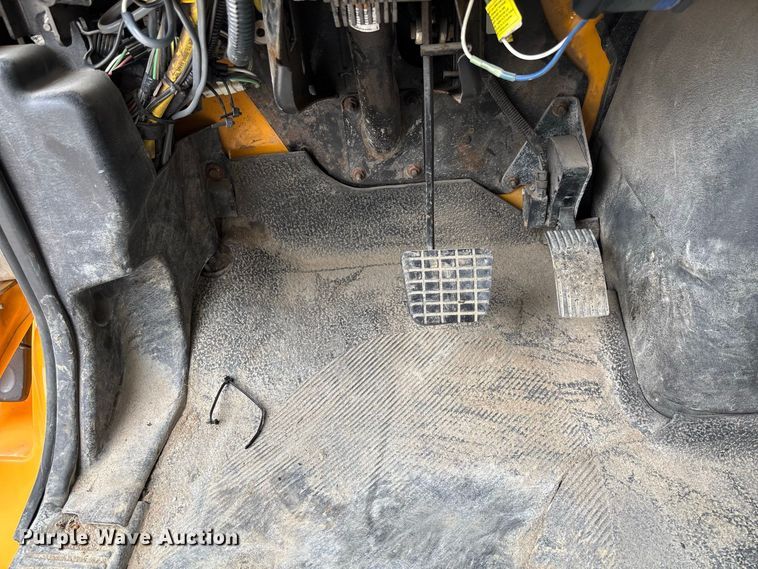 image for item DZ4662 2006 International 7400 dump truck